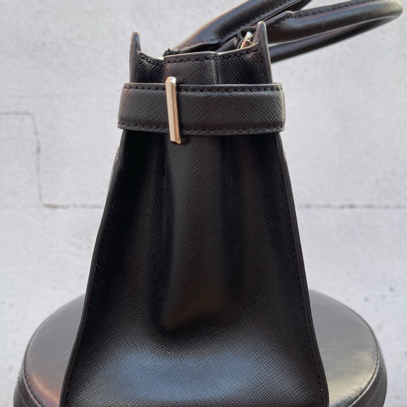 Kate Spade Purse - Picture 3 of 6